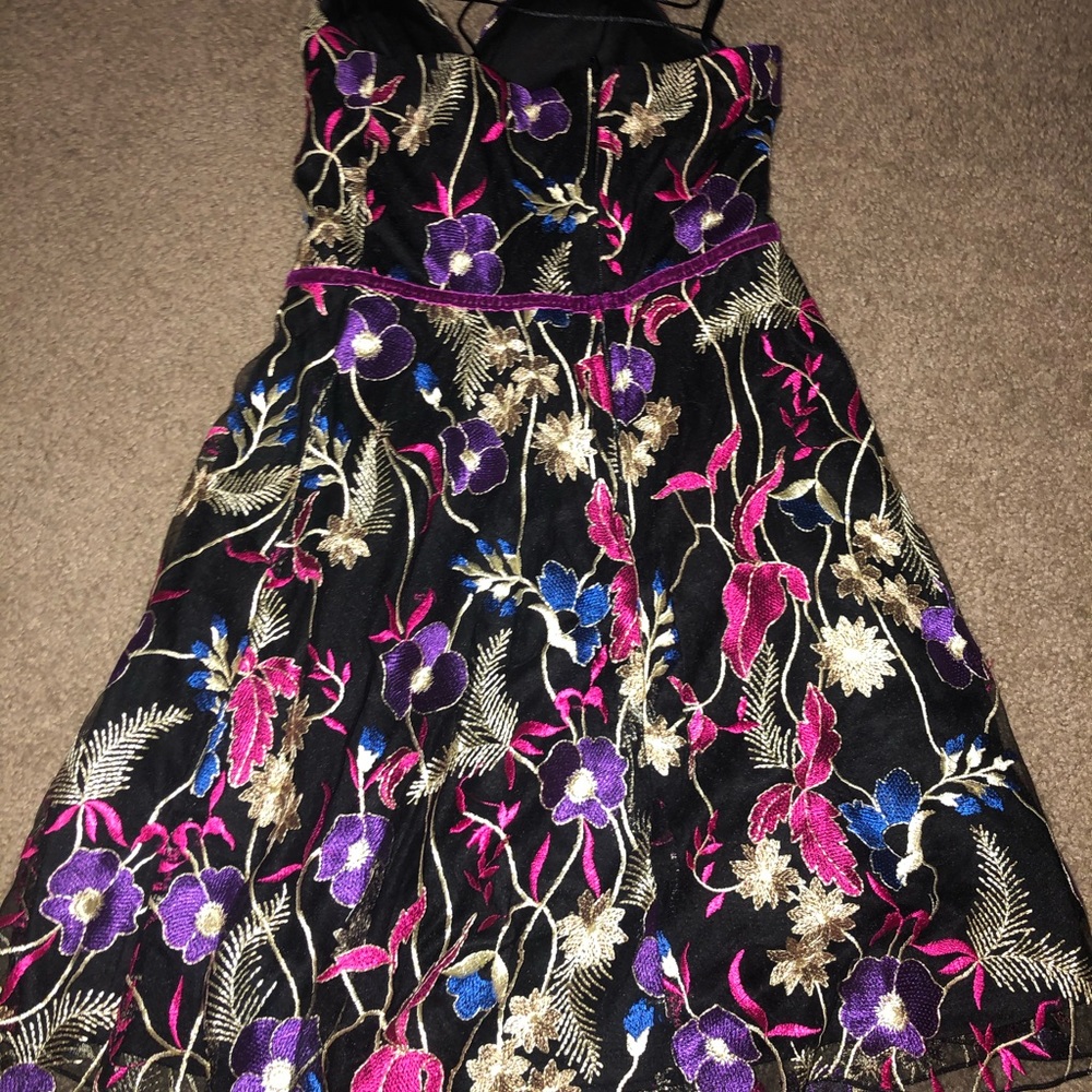 Dress - Picture 2 of 2